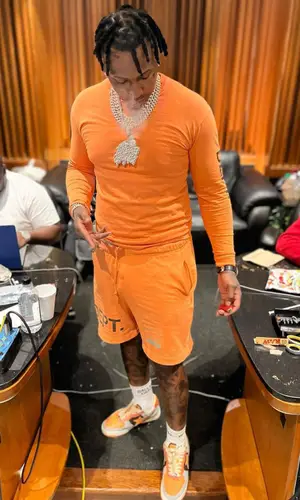 Moneybagg Yo wearing Gallery Dept. sweatshirt