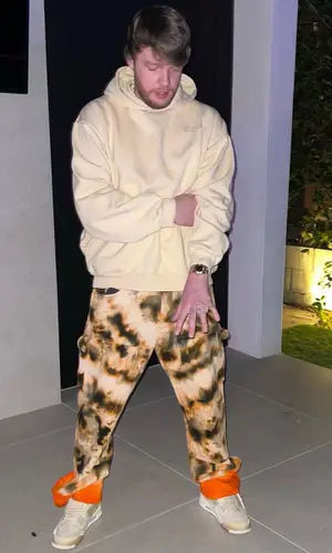Murda Beatz’s Outfit in Marni Hoodie, Amiri Pants & Jordan Sneakers (2022)