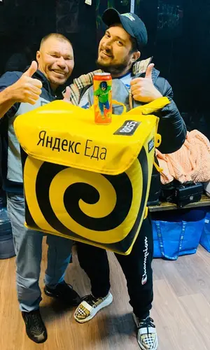 Паша Техник wearing Louis Vuitton bag