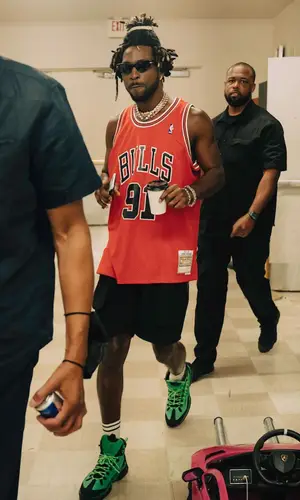 Saint JHN’s Outfit in NBA Jersey, Bottega Veneta Eyewear & Chicago Bulls (2022)