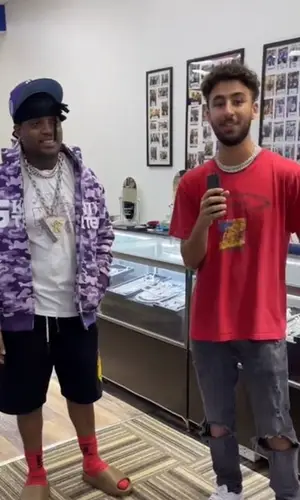 Ski Mask The Slump God’s Outfit in Palm Angels Shorts, New Era Cap & Yeezy Sandals (2022)