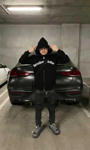 Yeat wearing Brotherly Love hoody
