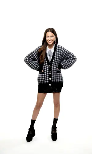 Olivia Rodrigo wearing Ashley Williams jewelry