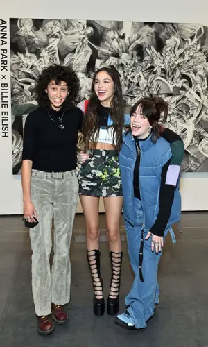 Olivia Rodrigo’s Outfit in Marc Jacobs Sweatshirt (2022)