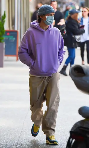 Tom Holland wearing Carhartt pants