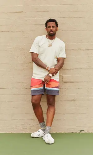Fabolous wearing Crocs sandal
