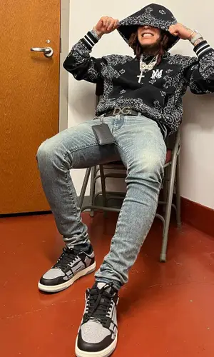 Lil Skies’ Outfit in Amiri Hoodie & Dolce & Gabbana Belt (2022)