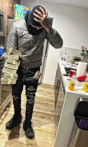 Sosmula’s Outfit in Dior Jacket, Amiri Jeans & Balenciaga Sneakers (2022)