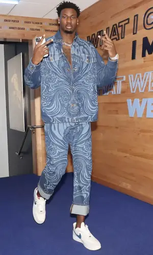 Jaren Jackson Jr.’s Outfit in Versace Jeans, Undefeated Sneakers & Nike (2022)
