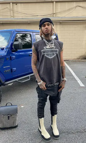 Lil Gnar wearing Dior belt