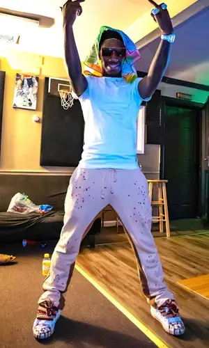 2Rare wearing Polo Ralph Lauren t-shirt