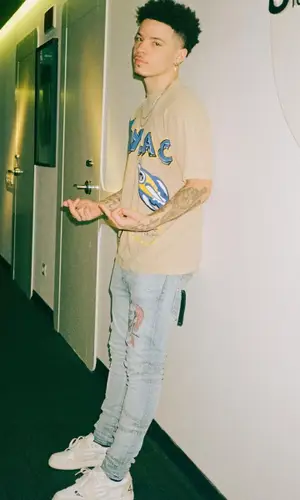 Lil Mosey’s Outfit in Amiri Jeans, Pitch4ck Sneakers & Cartier Watch (2022)