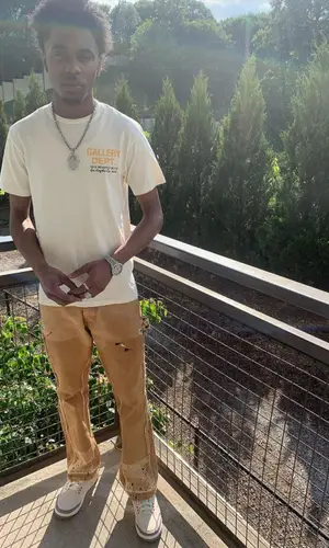 Coldheartedsavage wearing Gallery Dept. jeans