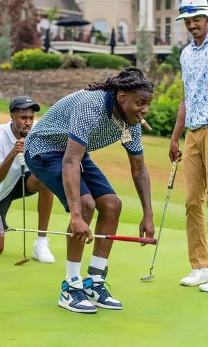 OMB Peezy’s Outfit in Ralph Lauren Shirt & Nike Sneakers (2022)