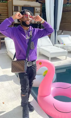 AnnoyingTV wearing B.B. Simon belt