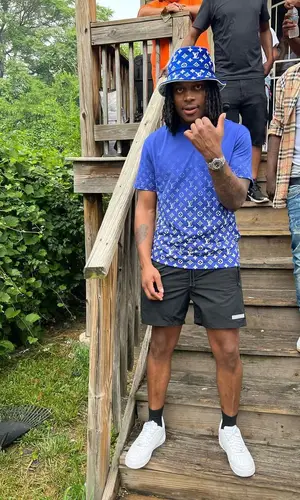 Booka 600’s Outfit in Nike Sneakers & Louis Vuitton Hat (2022)