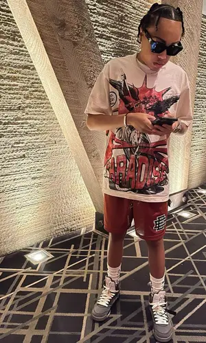 Stunna Gambino wearing Off-White sock