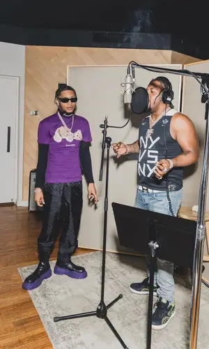 Rowdy Rebel’s Outfit in Amiri Jeans, Nike Sneakers & Hermes Belt (2022)