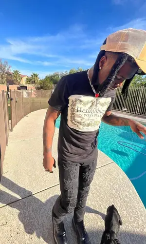 2KBABY’s Outfit in FashionNova T-Shirt, Valabasas Jeans & Goorin Bros Cap (2022)