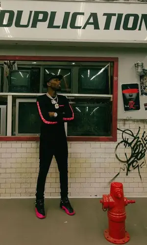 BlocBoy JB’s Outfit in Chrome Hearts T-Shirt, Amiri Jeans & Jordan Sneakers (2022)