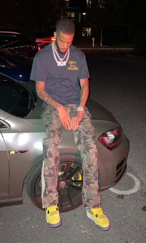 M24’s Outfit in Gallery Dept. T-Shirt & Jordan Sneakers (2022)