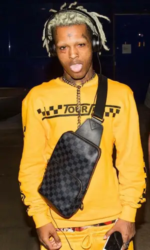 XXXTentacion wearing Beats by Dre other