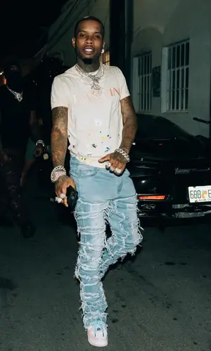 Tory Lanez’s Outfit in Lanvin T-Shirt, Audemars Piguet Watch & Gallery Dept. (2022)