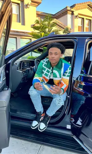 Luh Kel’s Outfit in Casablanca Jacket, Amiri Jeans & Jordan Sneakers (2022)