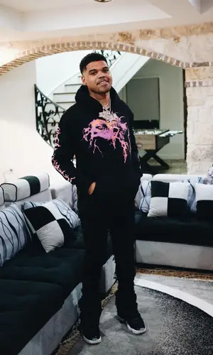OG 3Three’s Outfit in Never Broke Again Hoodie, Valabasas Jeans & Vlone (2022)