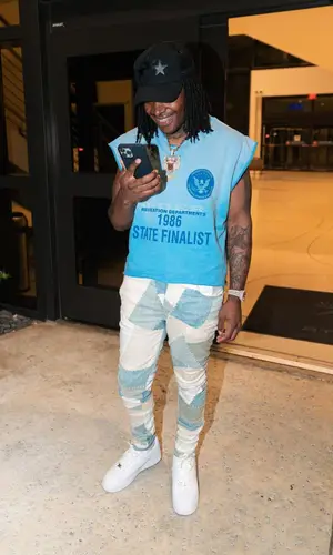 Booka 600’s Outfit in Amiri Jeans & Nike Sneakers (2022)