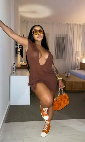 TheRealKyleSister wearing Gucci eyewear
