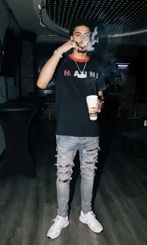 Jay Critch’s Outfit in Marni T-Shirt, Amiri Jeans & Dior Sneakers (2022)