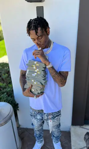 Soulja Boy wearing Burberry belt