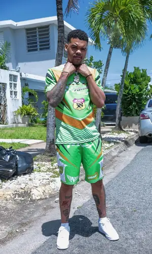 OG 3Three’s Outfit in Never Broke Again Jersey & Nike Sneakers (2022)