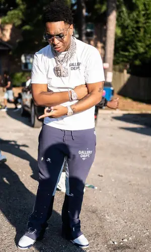 Lil Gotit’s Outfit in Gallery Dept. T-Shirt & Jordan Sneakers (2022)
