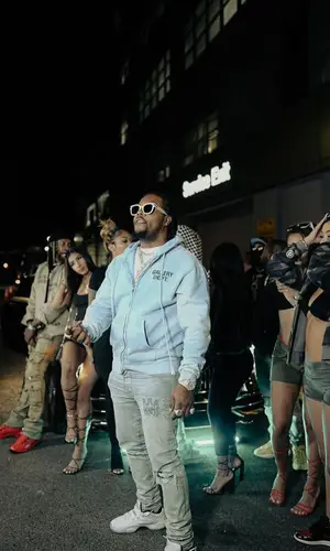 Rowdy Rebel’s Outfit in Gallery Dept. Hoodie, Jordan Sneakers & Amiri Eyewear (2022)