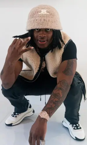 Booka 600’s Outfit in Rick Owens Jacket, Chanel Sneakers & Celine Hat (2022)
