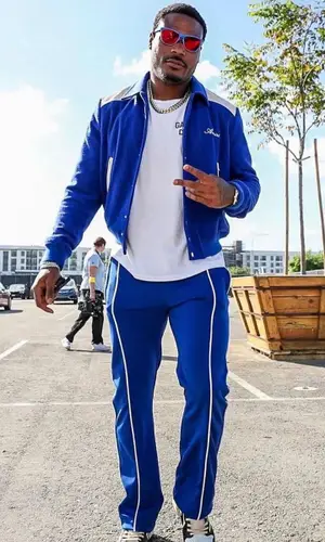 Derwin James wearing Nike sneakers