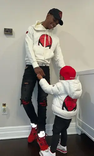 A Boogie Wit Da Hoodie wearing Hermes belt