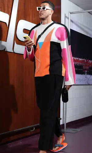 Kyle Kuzma wearing Bluemarble sandal