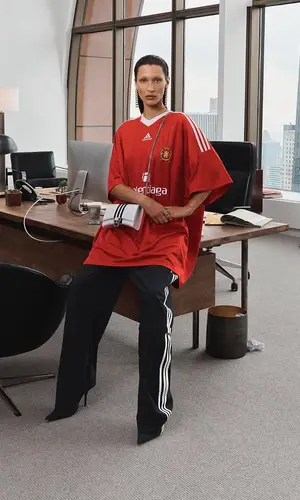 Bella Hadid’s Outfit in Adidas Jersey & Balenciaga (2022)