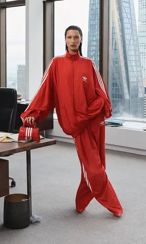 Bella Hadid’s Outfit in Adidas Jewelry & Balenciaga (2022)