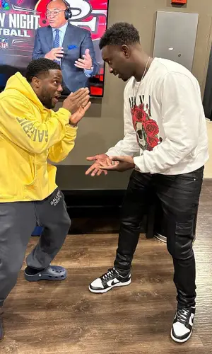 Kevin Hart wearing Crocs sandal
