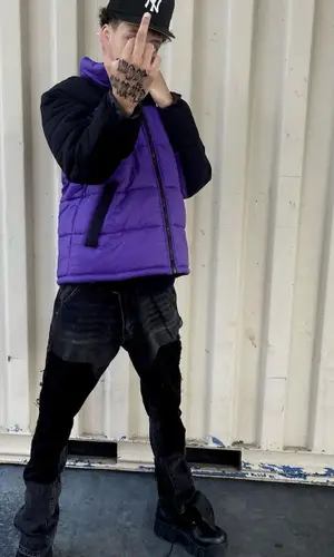 Slump6s’ Outfit in The North Face Jacket, Gallery Dept. Pants & New Era Cap (2022)