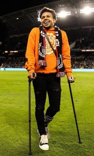 Weston McKennie wearing Rick Owens sneakers