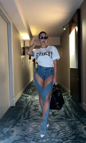 Georgina Rodriguez wearing Givenchy t-shirt