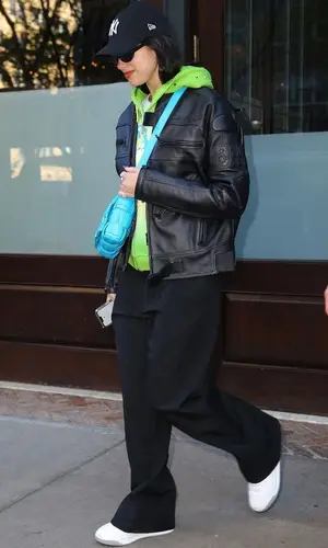Dua Lipa wearing Bottega Veneta bag