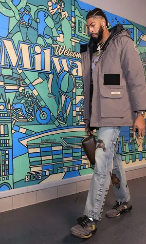 Anthony Davis wearing Canada Goose jacket