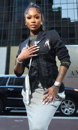 Dess Dior wearing Vetements other