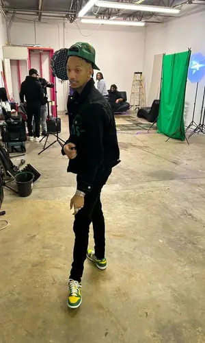 Stunna 4 Vegas wearing Vlone jacket